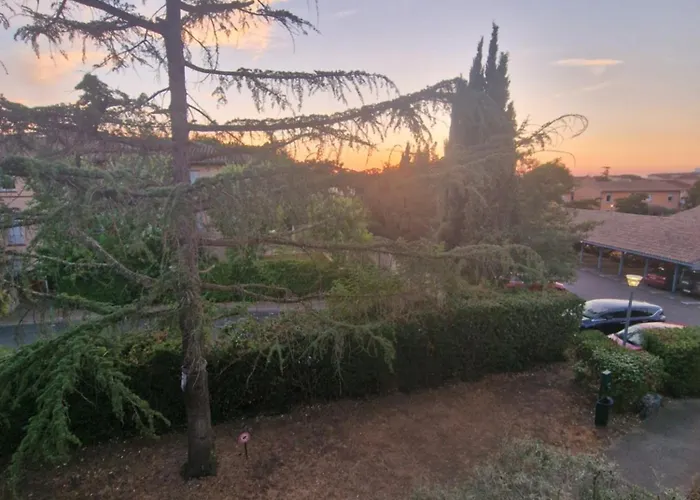 Duplex Moderne Et Lumineux Avec Piscine Et Parking
